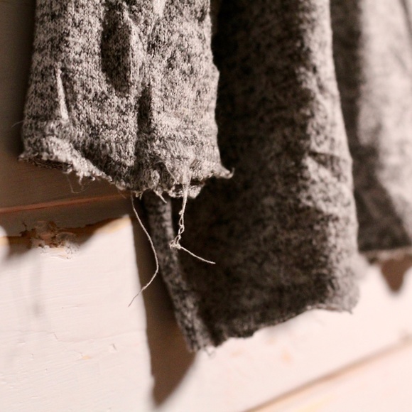 UO Silence and Noise Oversized Grey Sweater-Shirt - Picture 8 of 12